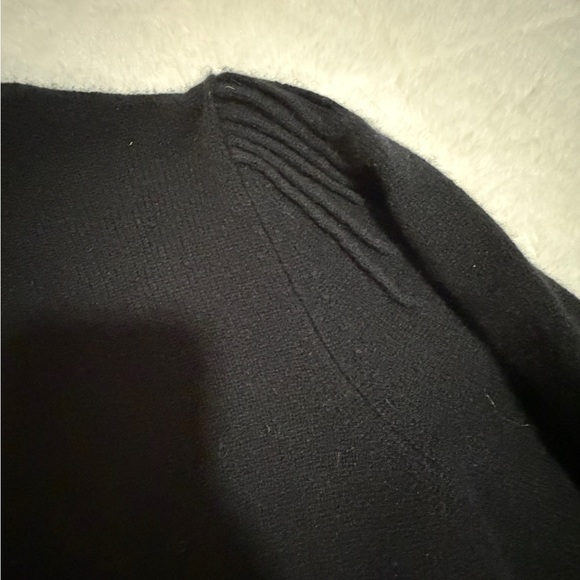 Aqua 100% Cashmere Black Sweater NWOT - Picture 4 of 4